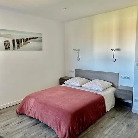 3 Pieces 75 M2 Pres Arret Tram * Straßburg